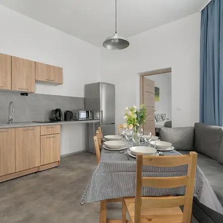 Apartment Stylowe I Eleganckie Na Parterze Przy Rynku W Poznaniu By Renters Poznan