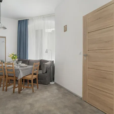 Apartment Stylowe I Eleganckie Na Parterze Przy Rynku W Poznaniu By Renters