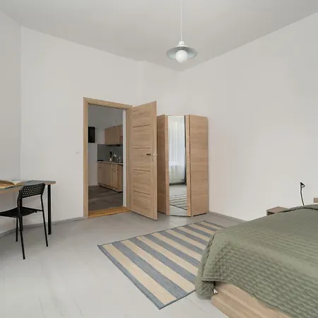 Stylowe I Eleganckie Na Parterze Przy Rynku W Poznaniu By Renters *