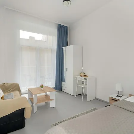 Stylowe I Eleganckie Na Parterze Przy Rynku W Poznaniu By Renters Apartment
