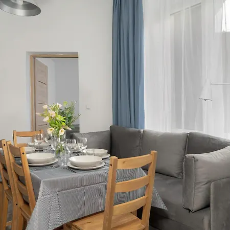 Stylowe I Eleganckie Na Parterze Przy Rynku W Poznaniu By Renters Poznan