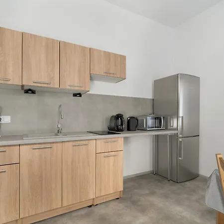 Stylowe I Eleganckie Na Parterze Przy Rynku W Poznaniu By Renters Poznan
